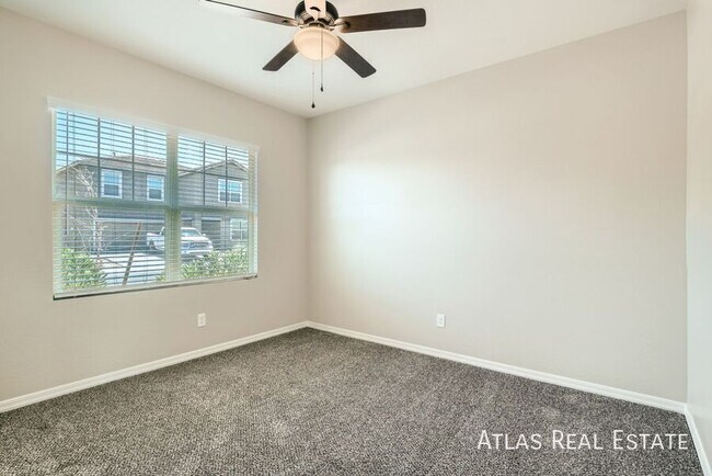 Building Photo - 4518 W Saddlebush Way