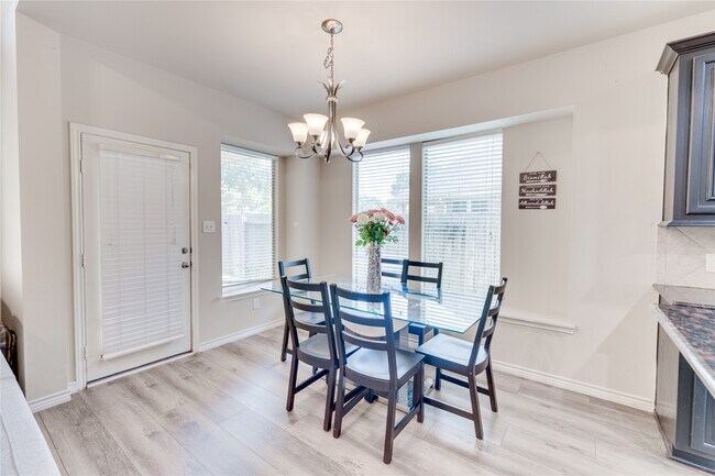 Building Photo - 25806 Palmdale Estate Dr