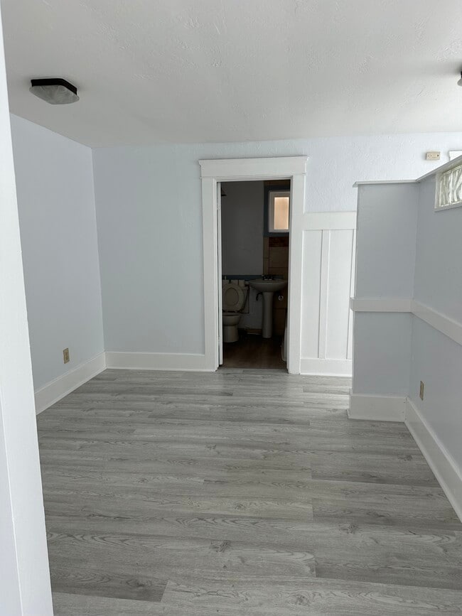 Bedroom - 1602 Linwood St