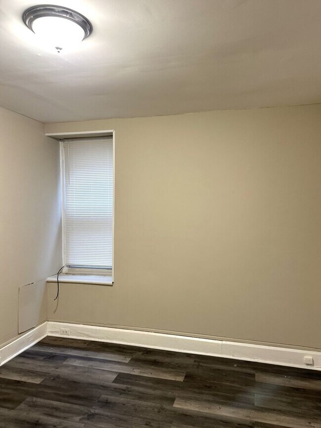 Building Photo - 425 Highland Ave