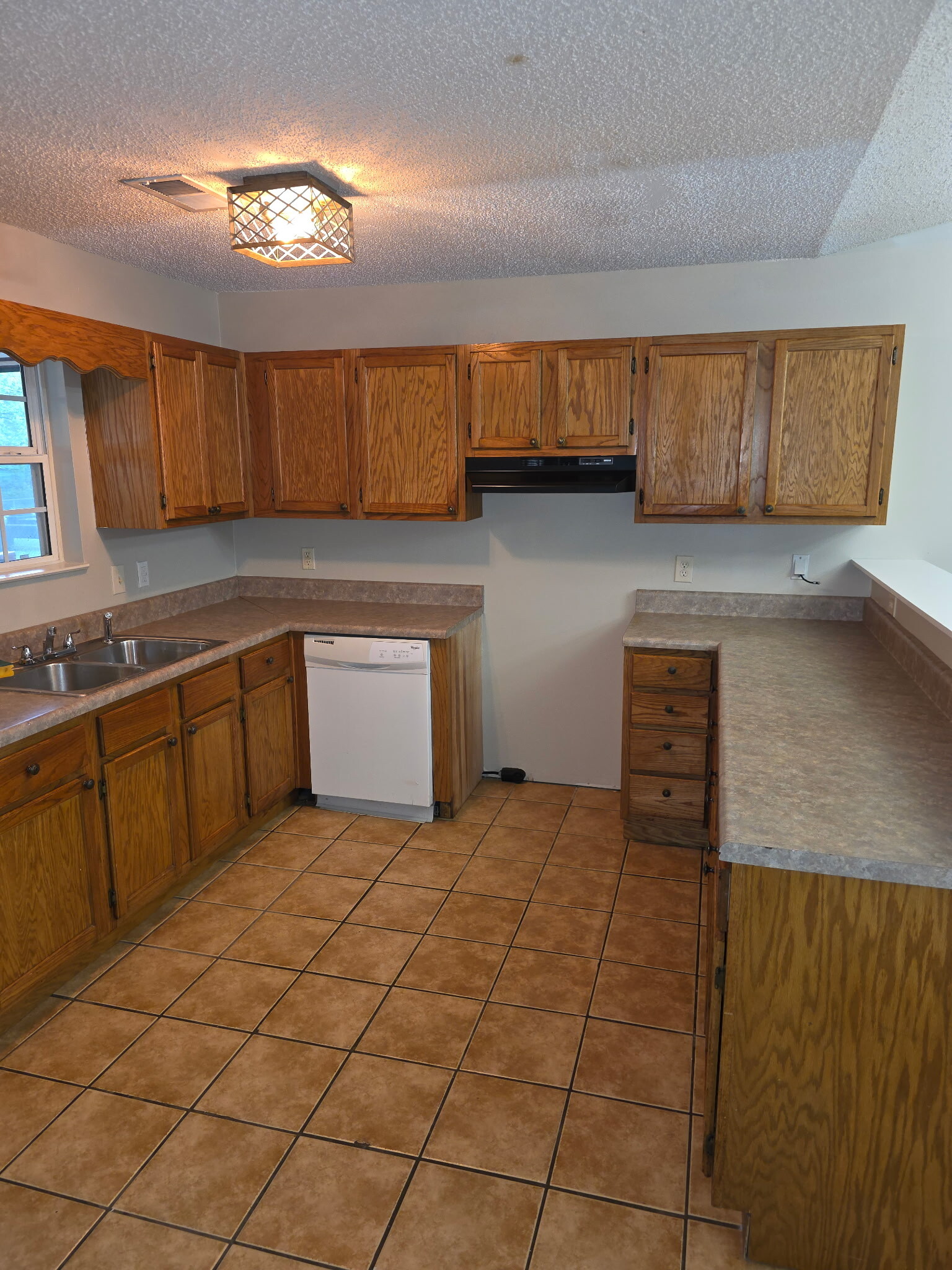 Kitchen - 234 Clifton St