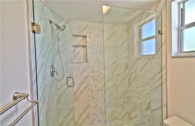 Building Photo - 9590 Victoria Ln