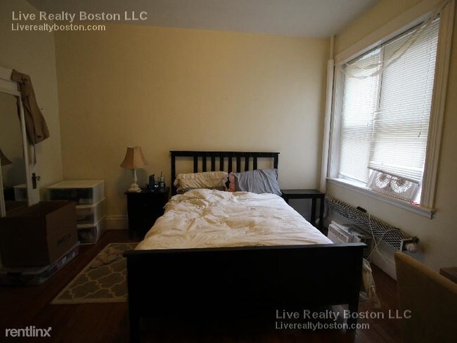 Building Photo - 2 Euston St