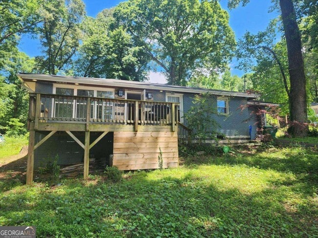 Primary Photo - 3220 Memorial Dr