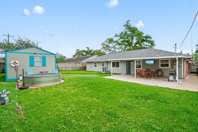 Building Photo - 2407 Willowby Dr
