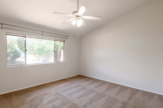 Building Photo - Stylish 3-Bedroom Home with Pool in Phoenix