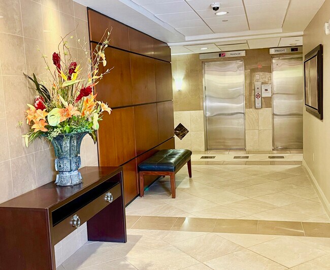Building Photo - 4200 N Ocean Dr
