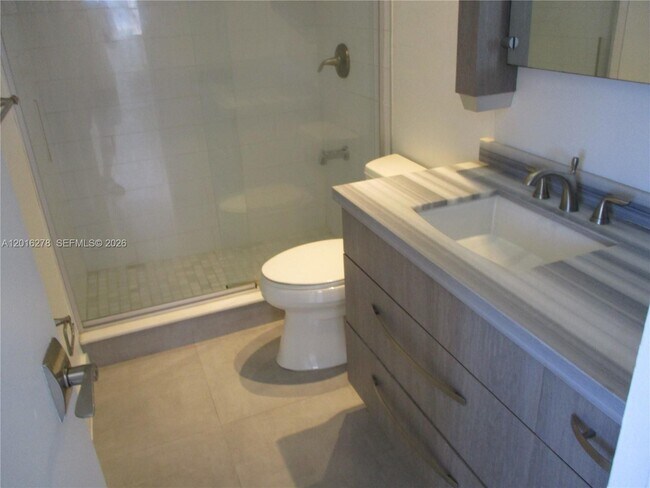 Building Photo - 5313 Collins Ave