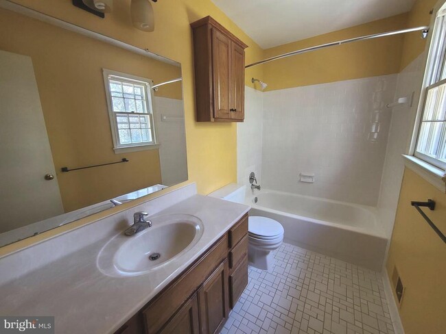 Building Photo - 8812 Danewood Dr