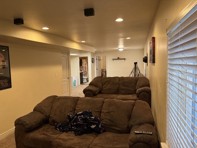Building Photo - 236 Acord Way