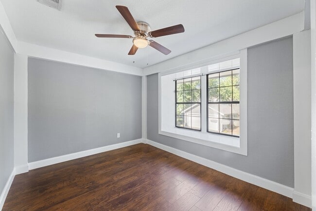 Building Photo - 2516 Halbert St