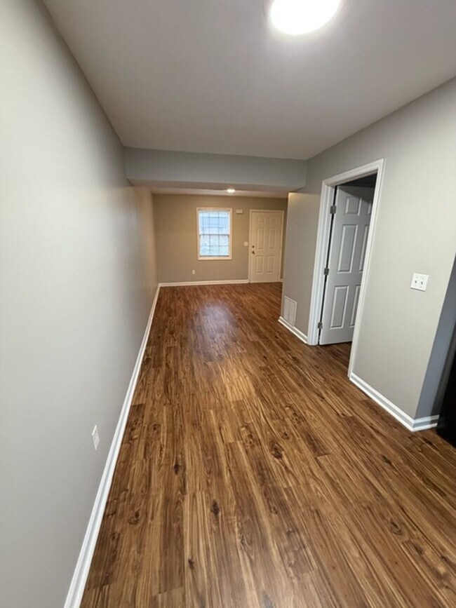 Building Photo - 302 McDougal Ave