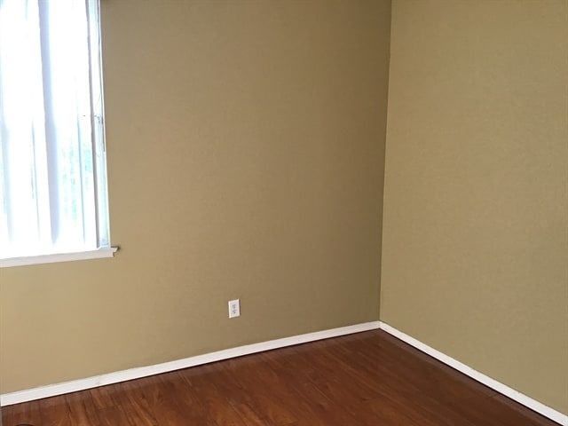 Building Photo - 922 Lake Biscayne Way