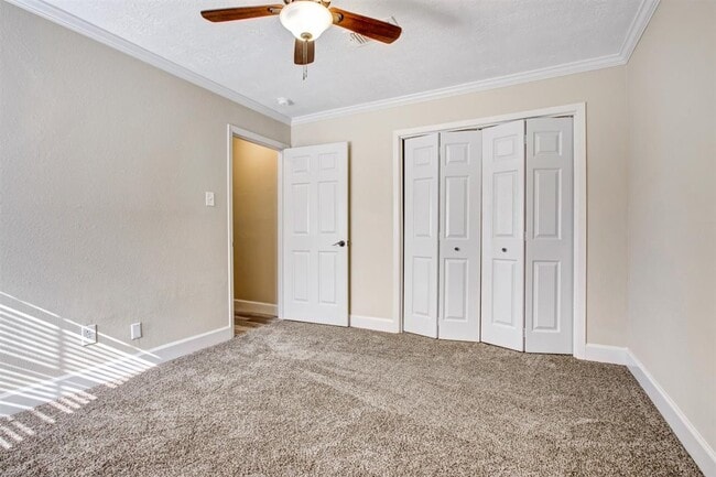 Building Photo - 505 Foxmeadow Ln