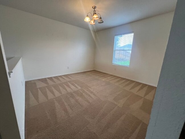 Building Photo - Charming Home Willow Bridge Subdivision