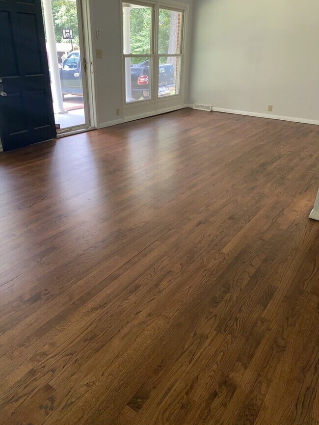 Building Photo - "Charming 3-Bed, 2-Bath Home at 109 Calhoun Ave: Your Serene Retreat in Pendleton!"