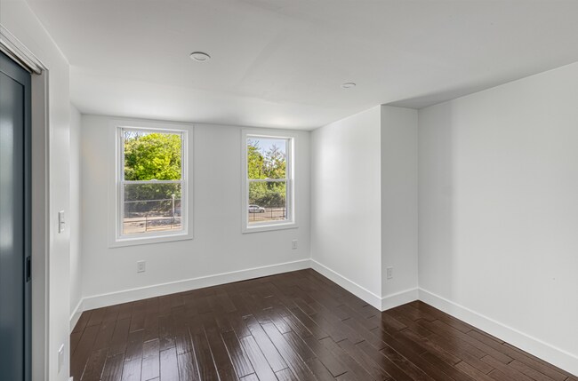 Building Photo - BEAUTIFULLY RENOVATED on the best block in Remington!