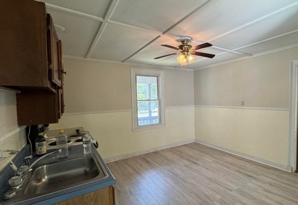 Building Photo - 100 Columbia St