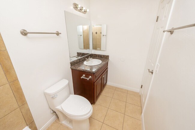 Building Photo - 3BR/2BA Condo in El Cajon!