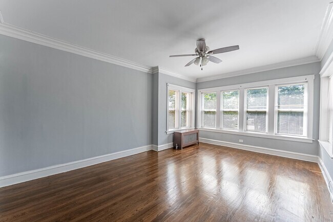 Building Photo - 4820 W Wolfram St