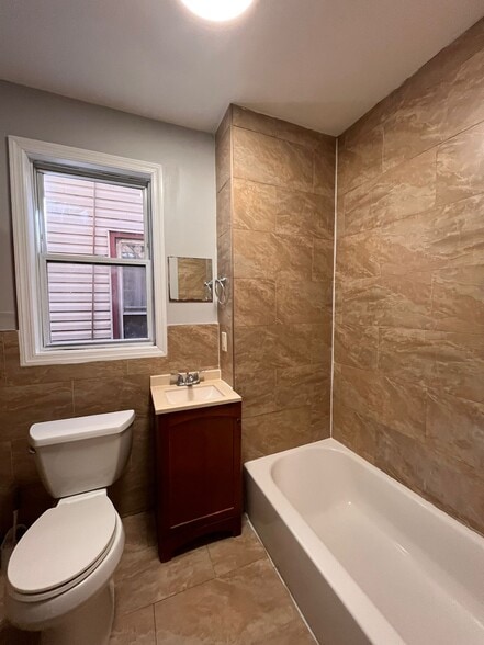 Building Photo - 104 Claremont Ave