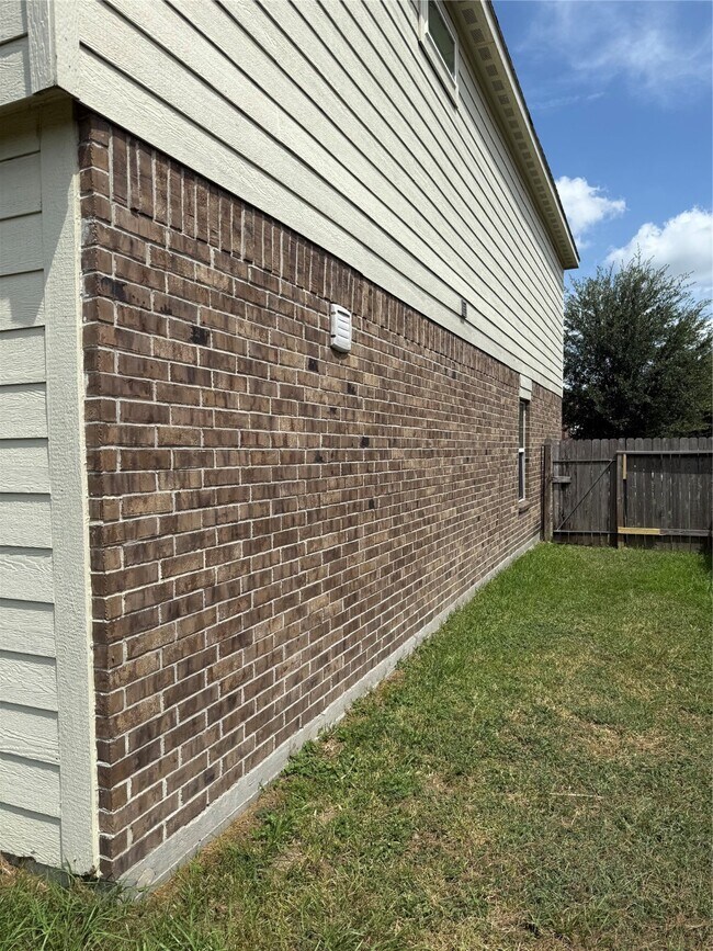 Building Photo - 7722 Pheasant Run