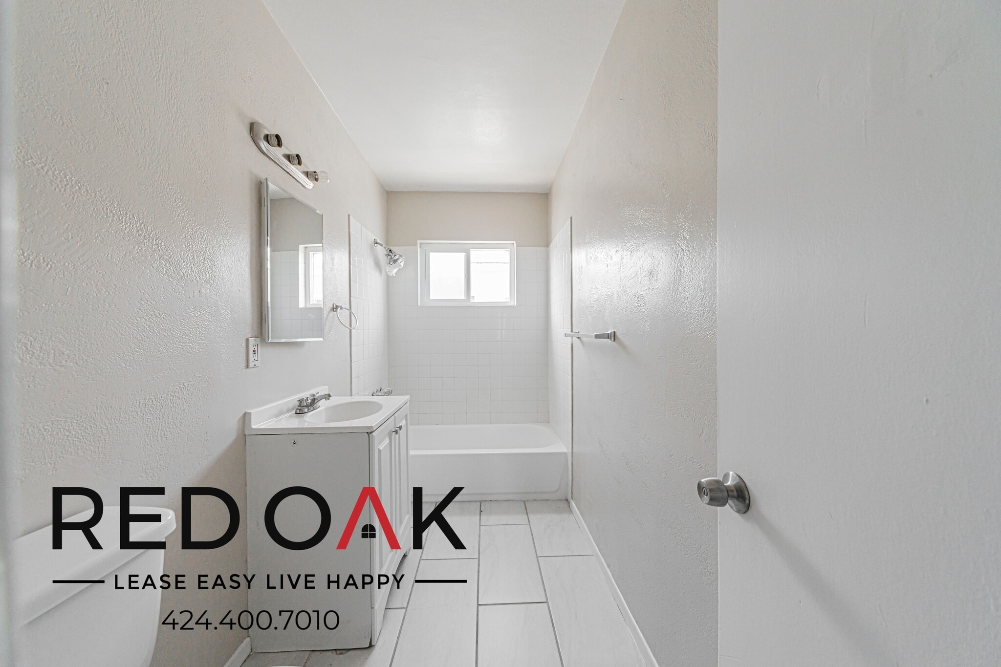 Building Photo - 2030 E Whiting Ave