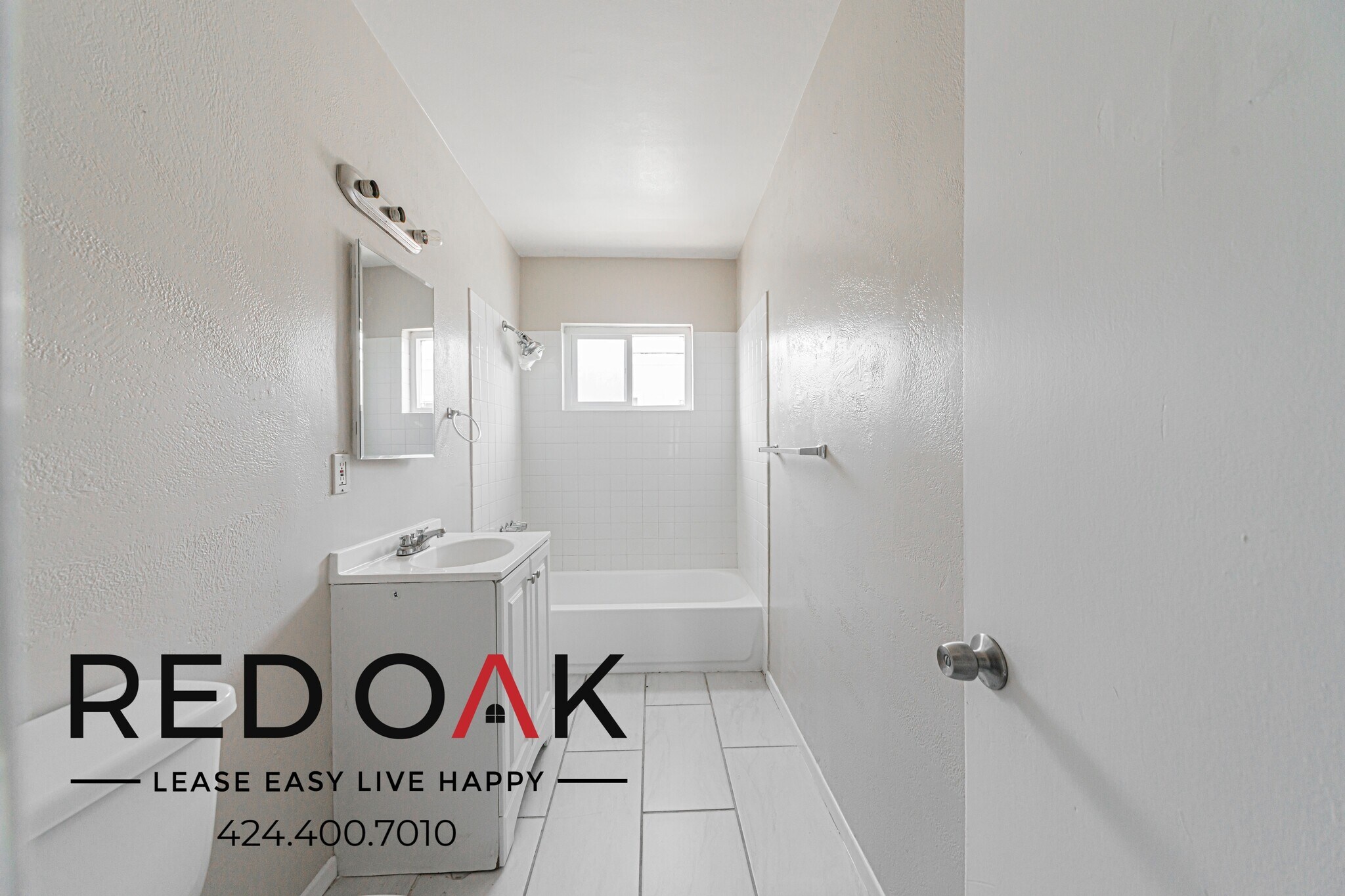 Building Photo - 2036 E Whiting Ave