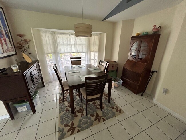 Building Photo - Immaculate home for rent.