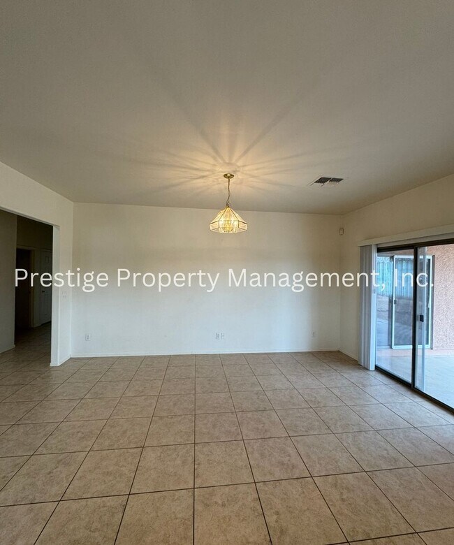 Building Photo - Beautiful Must see Spacious 4/2 Home on the SouthWest Side!!