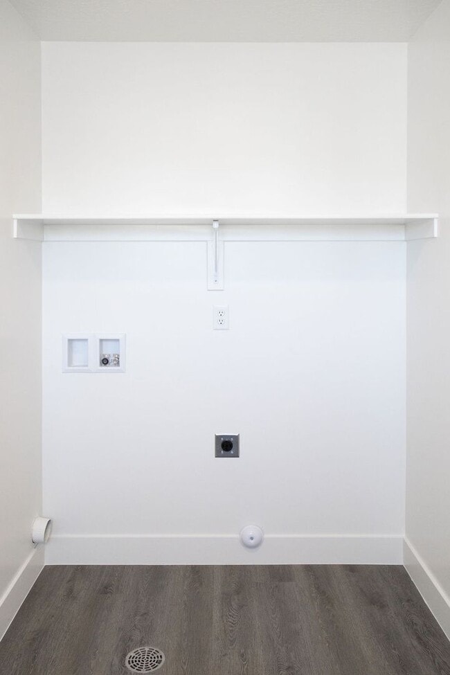 Building Photo - Spacious 4-Bed Home in Sage Canyon - Small Pet Friendly