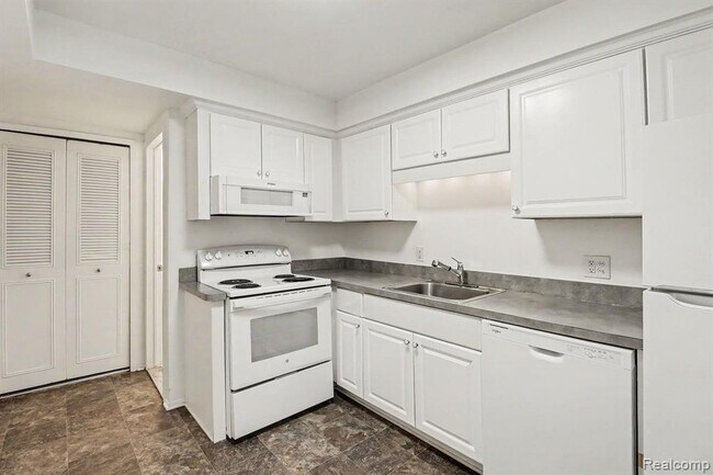 Building Photo - 8232 Karam Blvd
