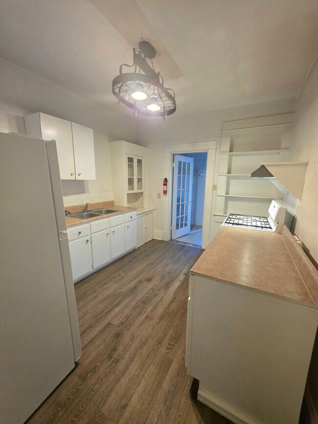 Building Photo - Kenan Street