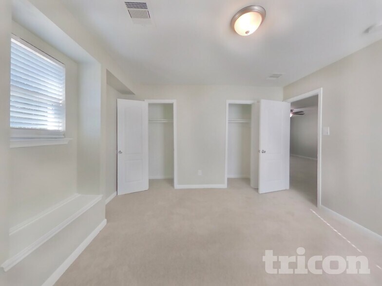 Building Photo - 10914 Tipton Oaks Dr