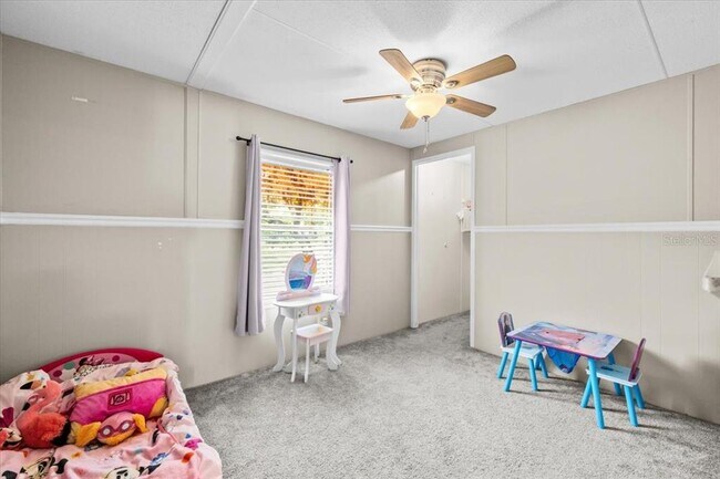 Building Photo - 13920 Hillcrest Dr