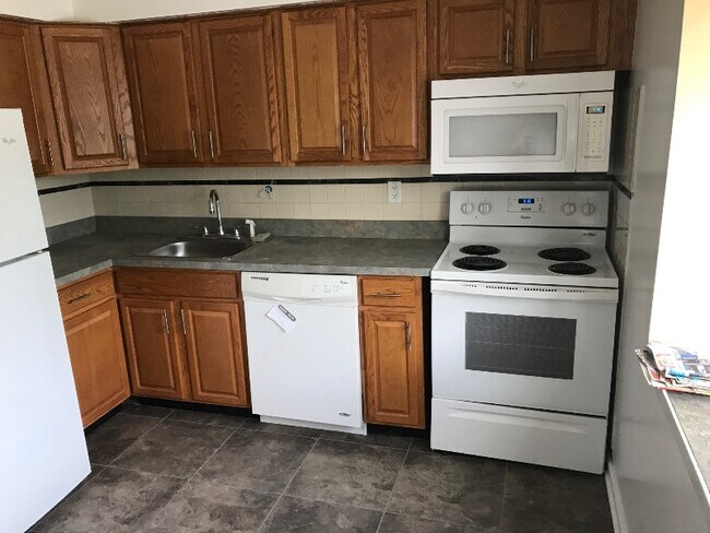 Primary Photo - 1908 Silver Ct