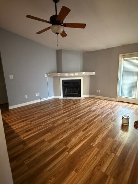 Building Photo - 2425 Downing Dr