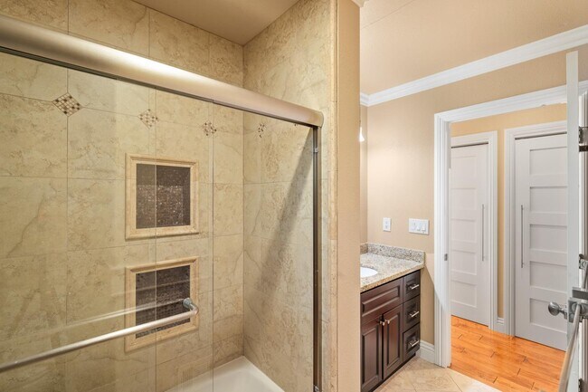 Building Photo - 2726 El Prado Rd