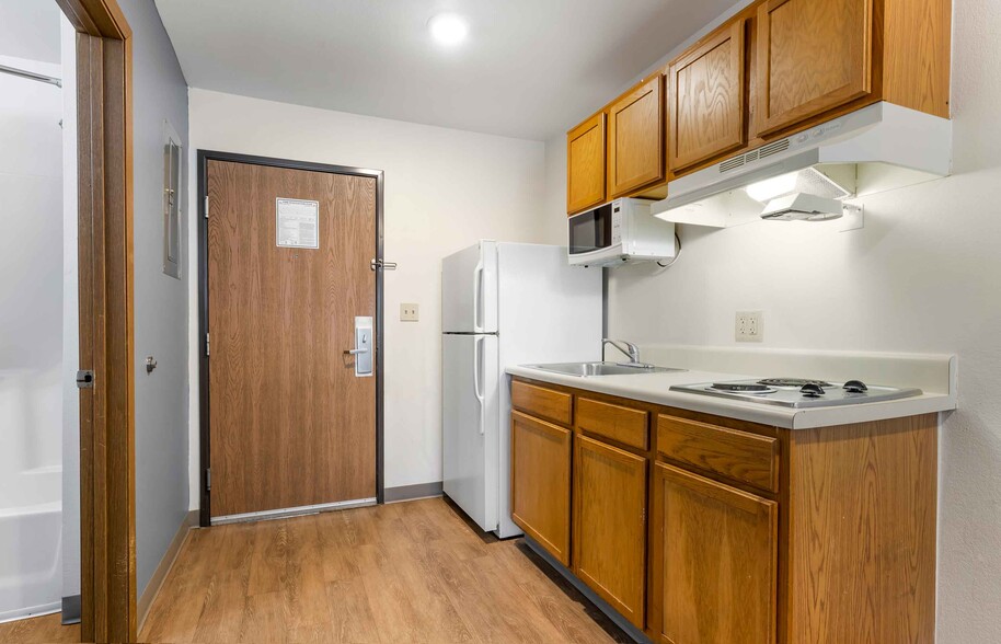 Building Photo - Furnished Studio-Fayetteville - I-49