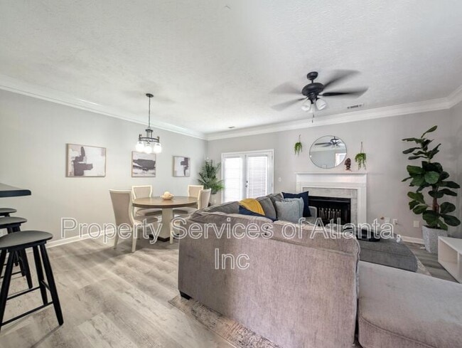 Building Photo - 5690 Hampton Ct