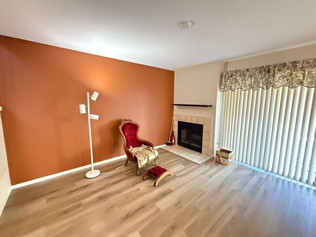 Building Photo - 3 Bedroom Condo available in Arroyo Grande