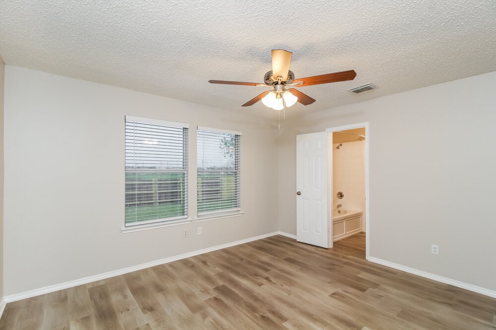 Building Photo - 1311 Dakota Trail