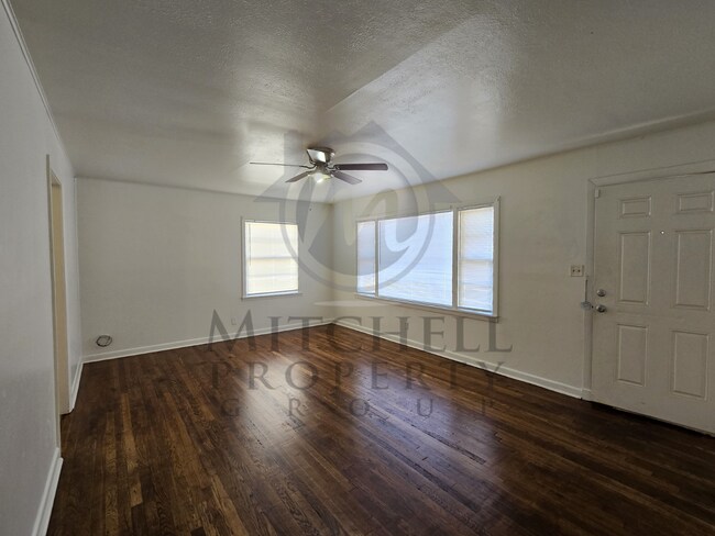 Building Photo - Spacious 4 bedroom home ready to rent!