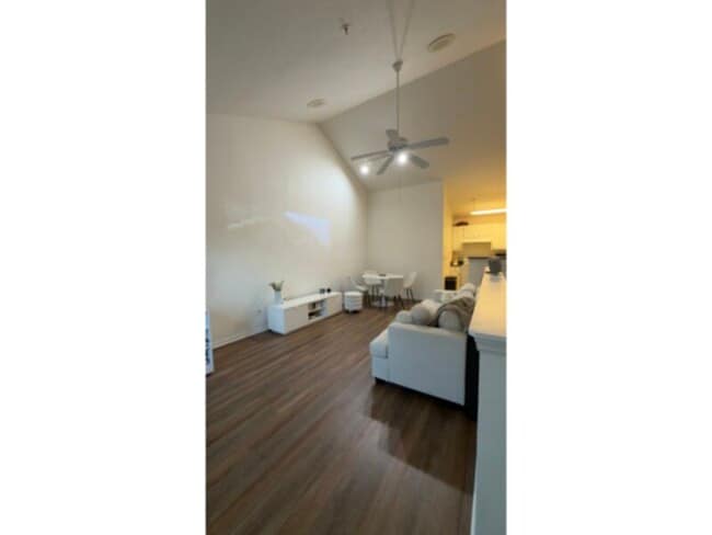 Building Photo - 1 bed 1 bath condo at The Hamptons @ Metro West