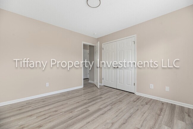 Building Photo - 2427 Hunters Way