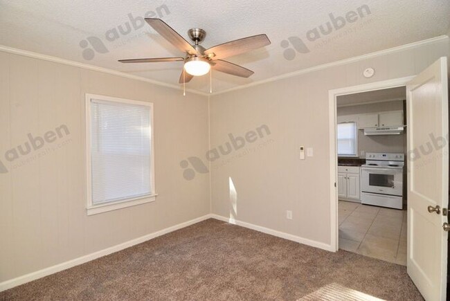 Building Photo - 2 Bedroom House For Lease in South Augusta