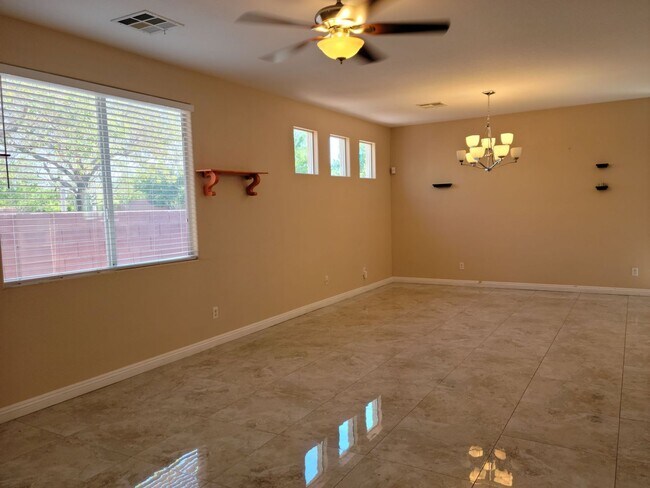 Building Photo - Downtown Summerlin Beauty