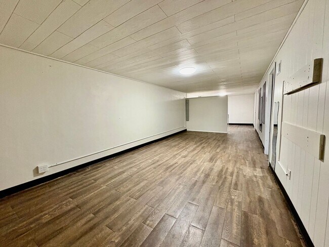 Building Photo - Freshly Renovated 4-Bedroom Home in the Hazelwood School District