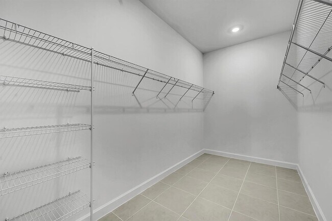 Building Photo - 3462 Cedar Grv Dr