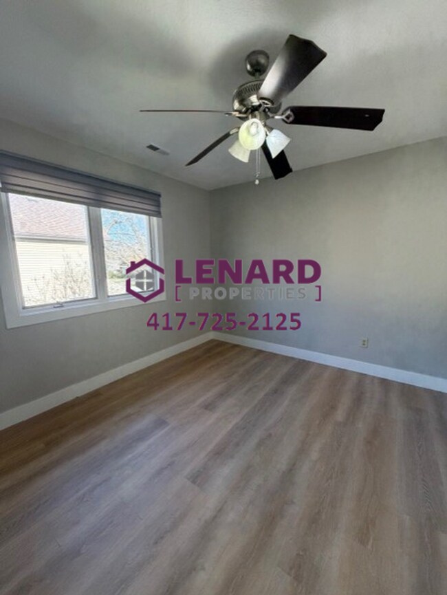 Building Photo - Spacious 3 Bedroom Home!